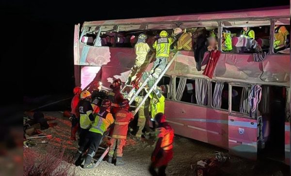 Após um ano, passageiros ainda enfrentam memórias da tragédia