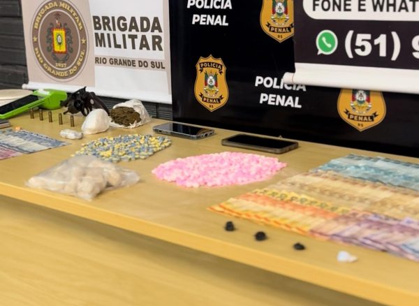 Trio é preso e drogas, arma e munições são apreendidas