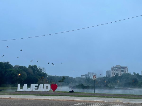 Frio pela manhã e tarde agradável marcam o início da semana no Vale