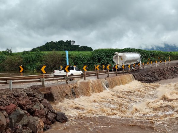 Rio Forqueta bloqueia estiva ao lado da “Ponte do Exército”