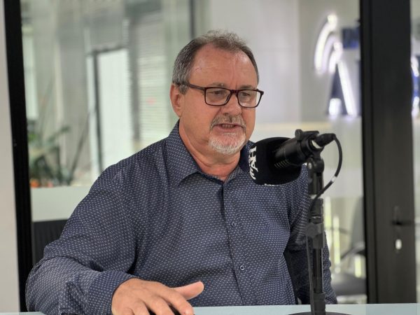 Waldir Blau justifica apelidos a integrantes do governo anterior e atual