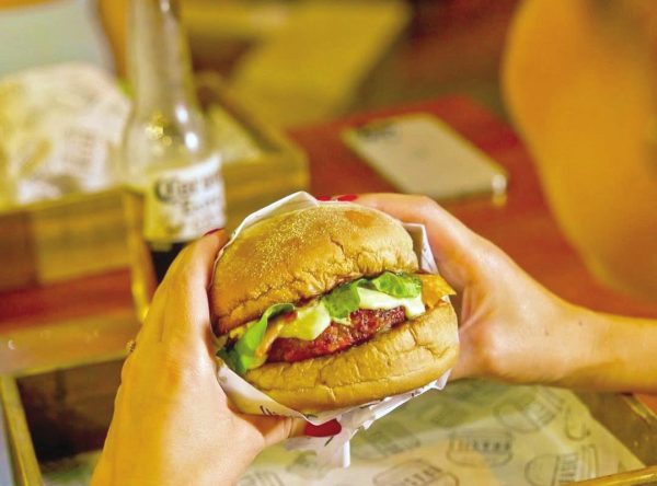 Hamburguerias famosas na região instalam filiais em Lajeado