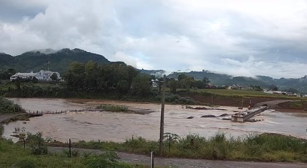 Liberação da ponte de contêineres dependerá da gravidade dos estragos