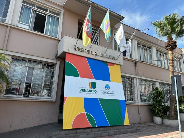 Prefeitura antecipa primeira parcela do 13º e injeta R$ 6,5 milhões na economia local