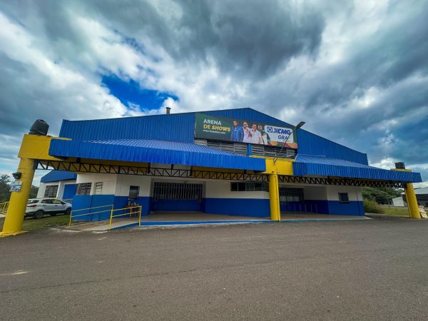 Mais de 4 mil ingressos já vendidos para os shows nacionais da Fenachim