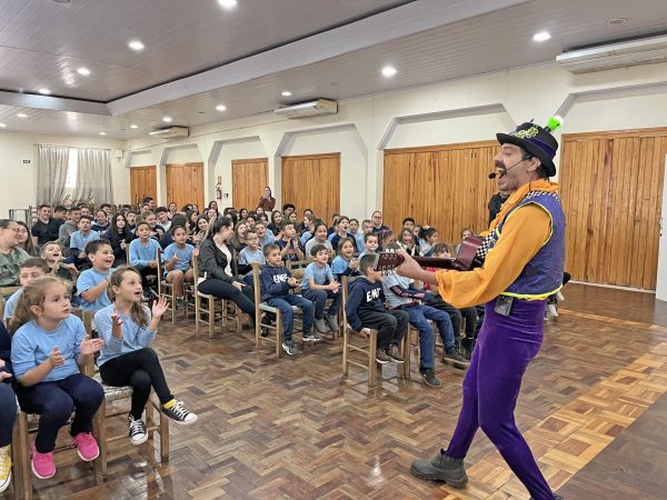 Educame leva alegria e conscientização a 160 estudantes