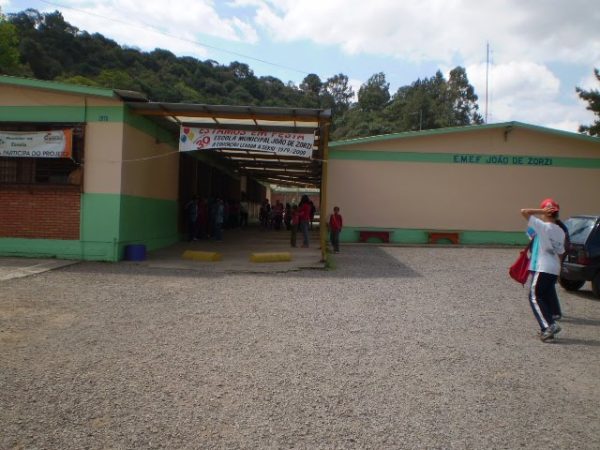 Professora é esfaqueada por alunos em Caxias do Sul