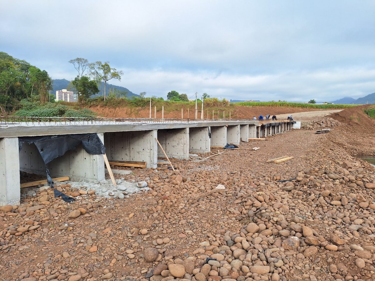 Ponte baixa sobre o Rio Forqueta atinge 70% de conclusão