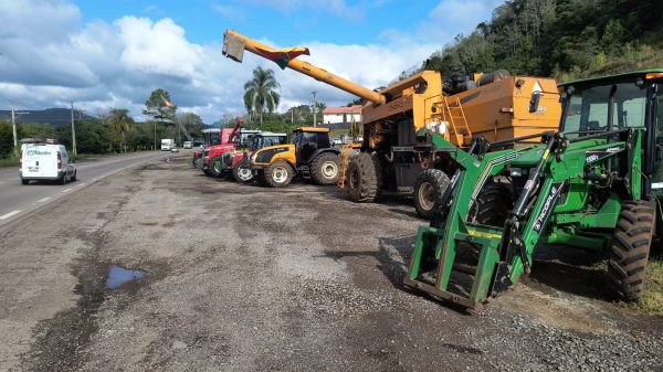 Manifestações do agro interrompem rodovias do Vale nesta sexta