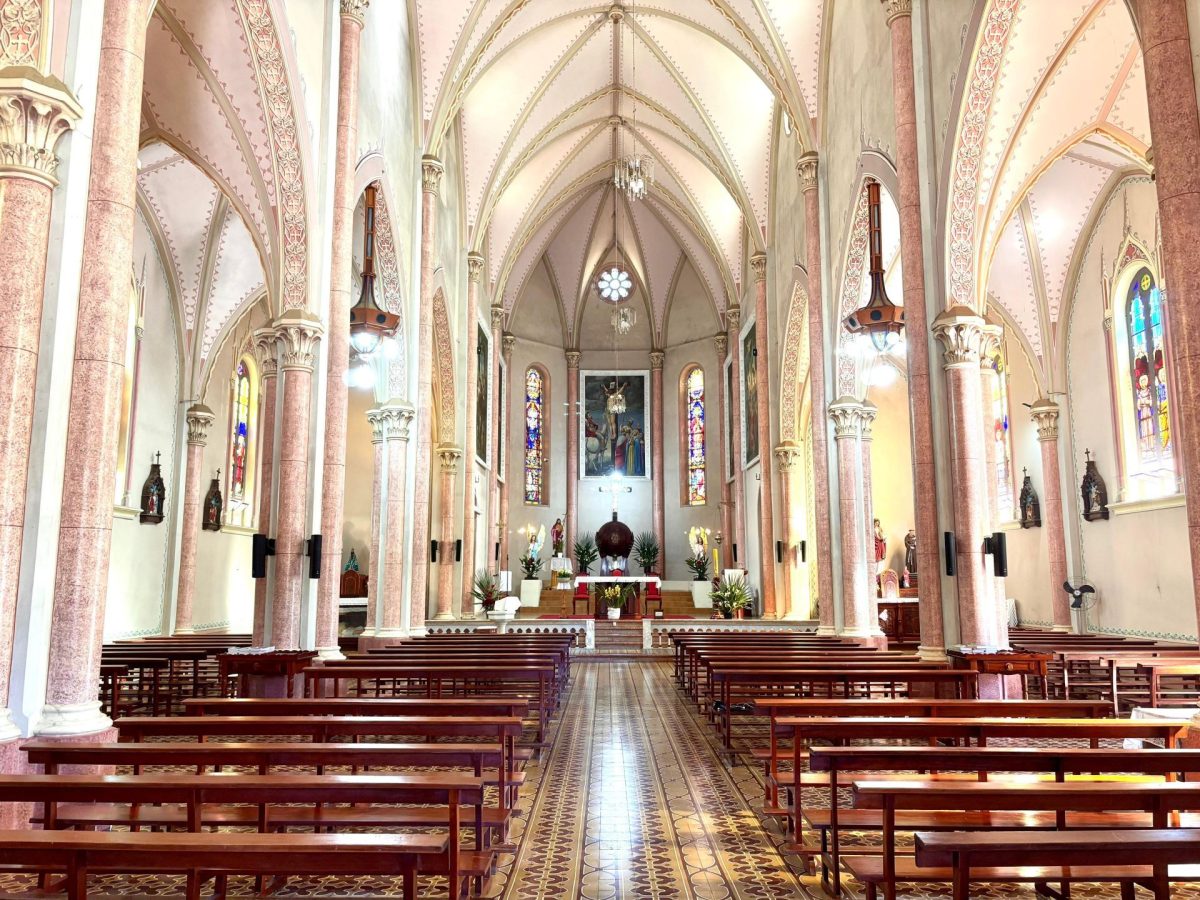 Igreja de pedra passa por restauração
