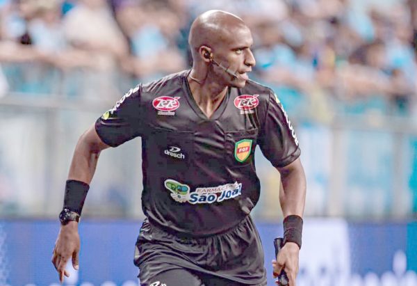 Árbitro do Vale dá mais um passo rumo à elite e estreia na Série B