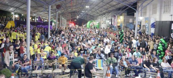 Gincana mobiliza equipes e muda rotina da cidade