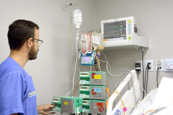 Surto de gripe lota hospitais e emergências da região