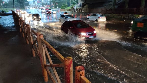 Chuva causa alagamentos em ruas de Lajeado