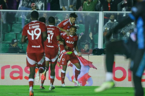 Em jogo de pênaltis perdido, Inter vence e avança