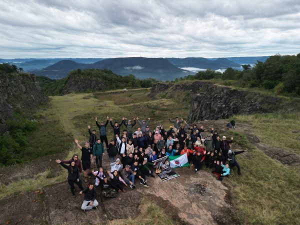 Grupo finaliza trilha de 10 quilômetros pelo Morro Gaúcho