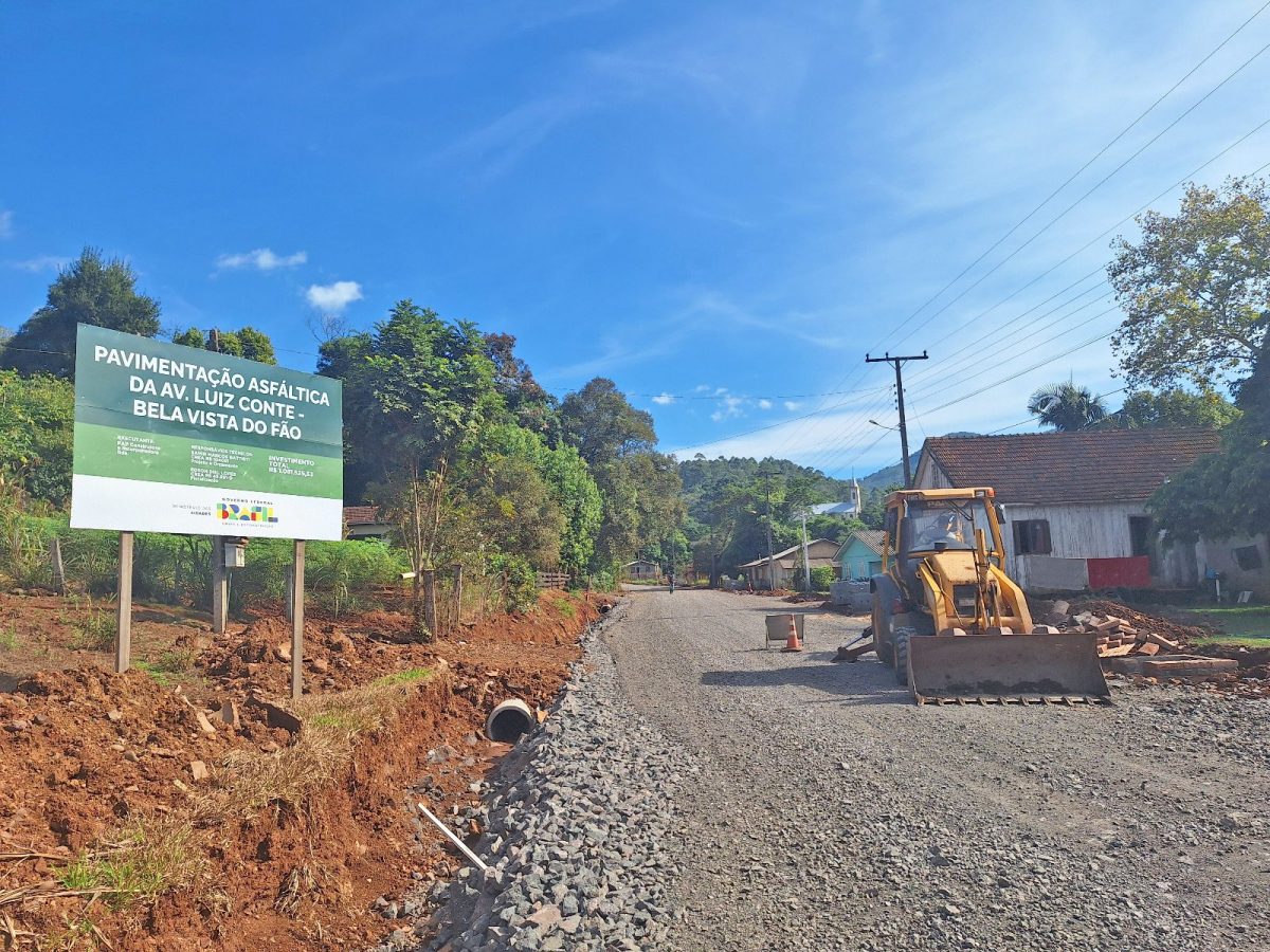 Obra com asfalto avança no distrito de Bela Vista do Fão