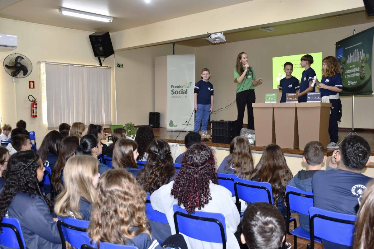 Certel promove arte e educação para mais de 10 mil alunos da região