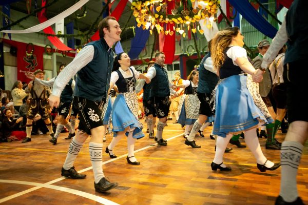 Festival do Chucrute retoma celebração de 60 anos dos grupos folclóricos