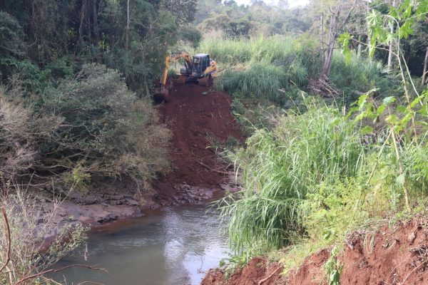 Obras avançam na travessia provisória do Arroio Sampaio