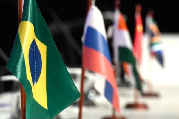 BRICS: distância geográfica e proximidade econômica