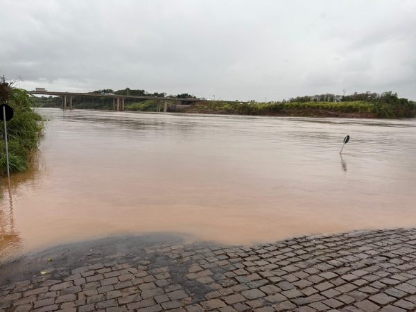Rio Taquari estabiliza em 15,19 metros no Porto de Estrela