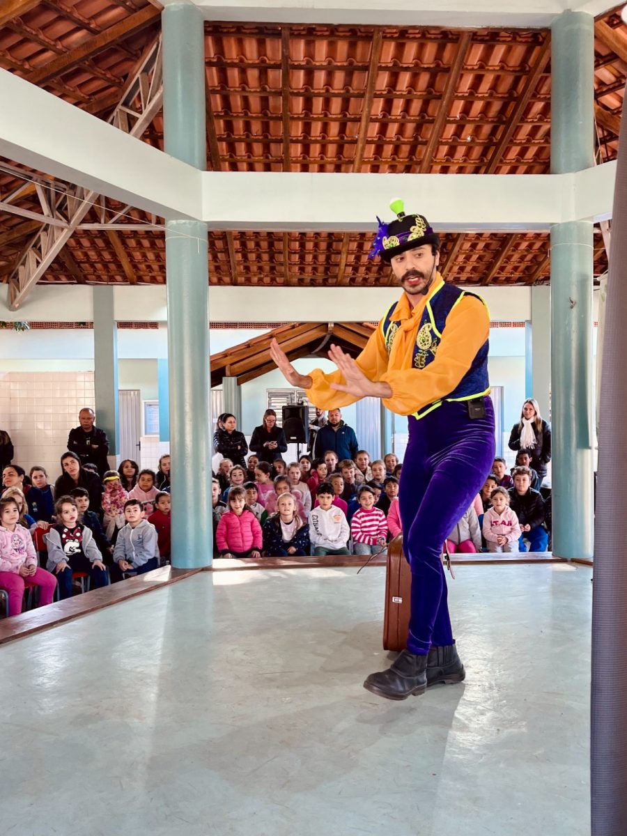 Escola Leopoldo Klepker recebe Caravana Educame