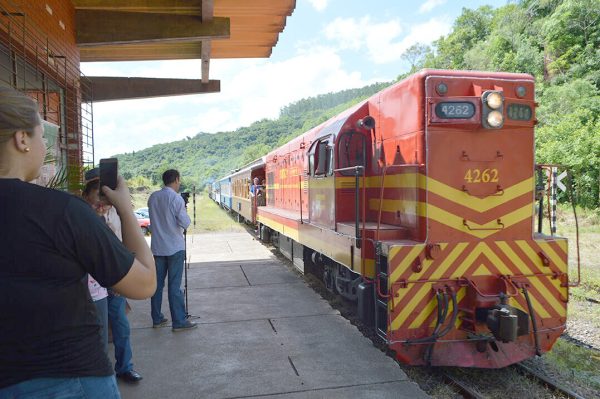 Um ano depois, incerteza marca futuro do trem turístico