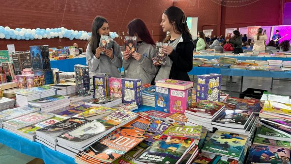 Feira do Livro mobiliza 550 alunos na Escola Guido Arnoldo Lermen