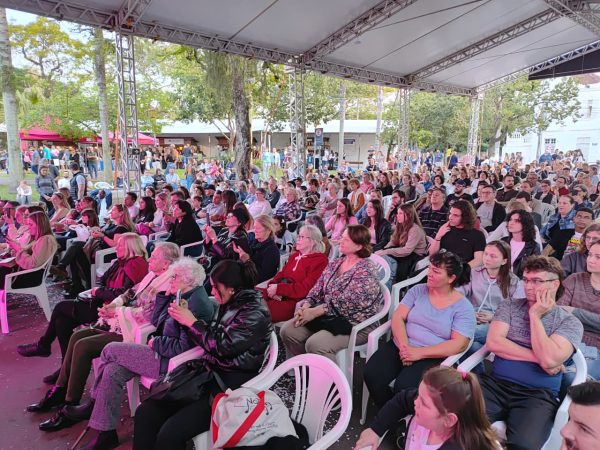 Com 29 mil pessoas e 10 mil livros vendidos, Feira do Livro faz história em Lajeado