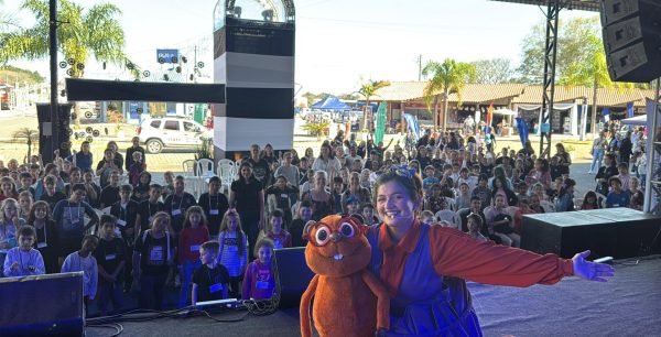 Teatro do Programa Leia conquista alunos de Venâncio Aires