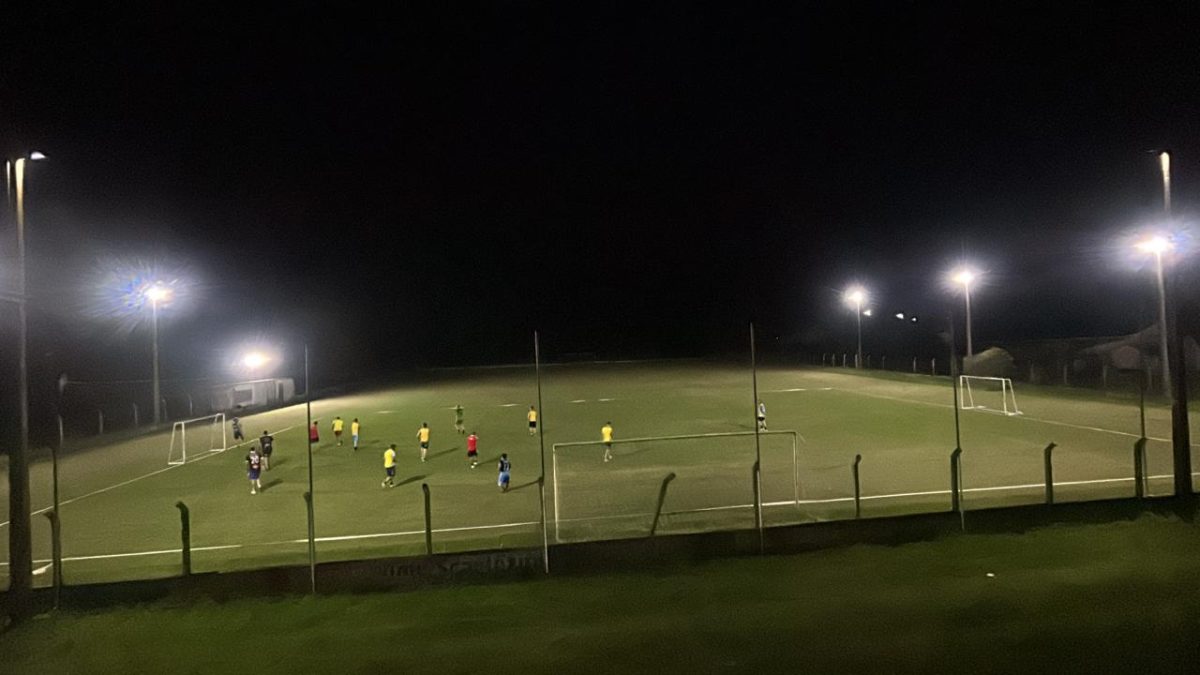 Cristal ativa campo à noite e gera renda