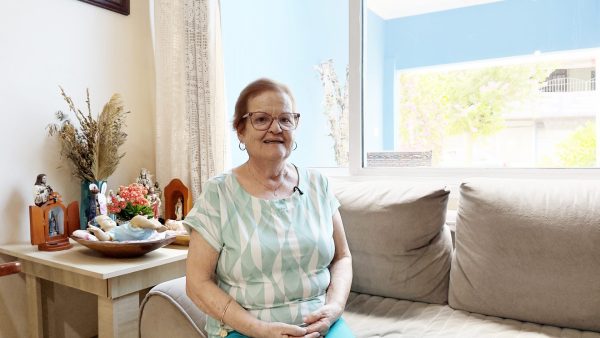 Professora de números, voluntária de muitas frentes