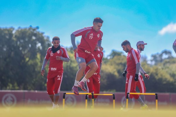 Inter enfrenta o Vitória de olho na parte de cima da tabela