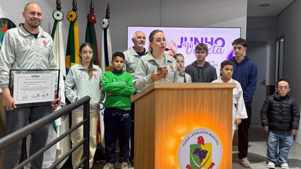 Projeto de karatê apresenta conquistas e recebe reconhecimento internacional