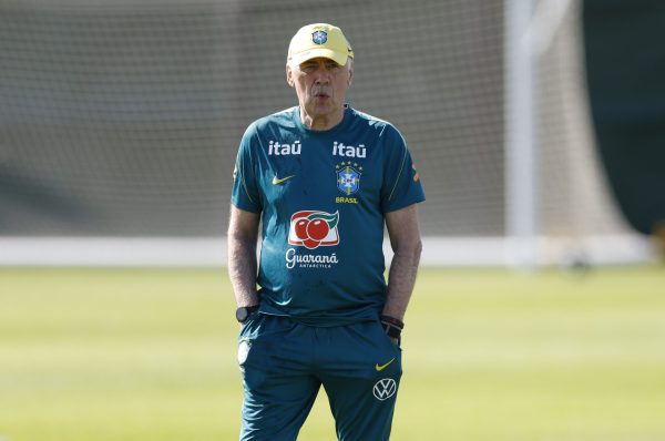 Ancelotti mantém mistério para estreia no sábado