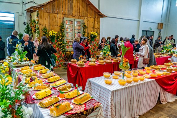Há 20 anos: Festa da Bergamota em Fão