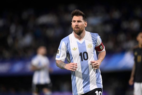 Campeões de 2022 e 2018 estreiam hoje no mundial