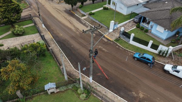 Putinga inicia projeto de organização de fiação urbana