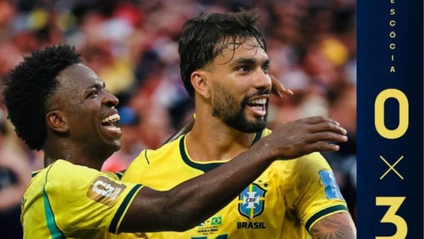 Brasil vence por 3 x 0 e termina fase como líder