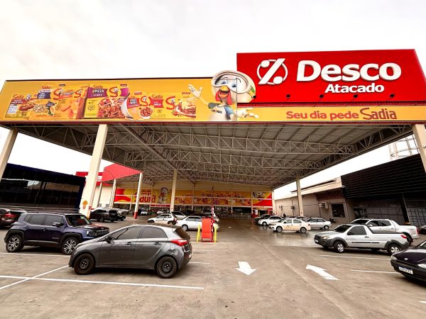 Desco Lajeado inaugura fachada temática da Sadia em parceria com a MBRF