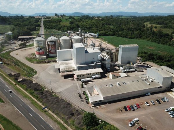 Languiru retoma operação 24 horas da fábrica de rações e abre 33 vagas de emprego