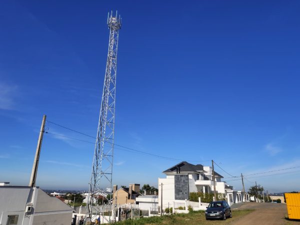 Instalação de antena 5G provoca reação contrária de moradores
