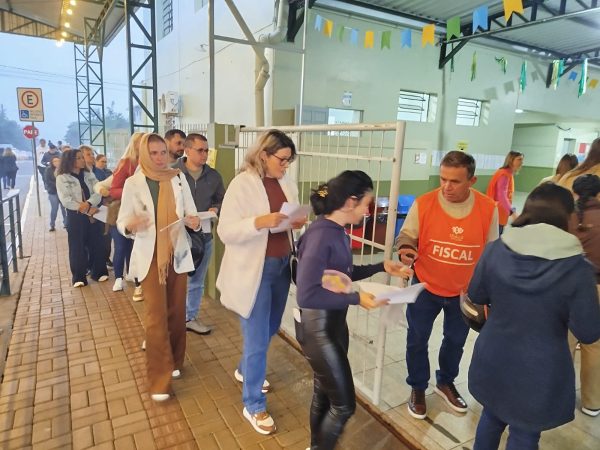 Mais de 1,3 mil candidatos participam de concurso público em Mato Leitão
