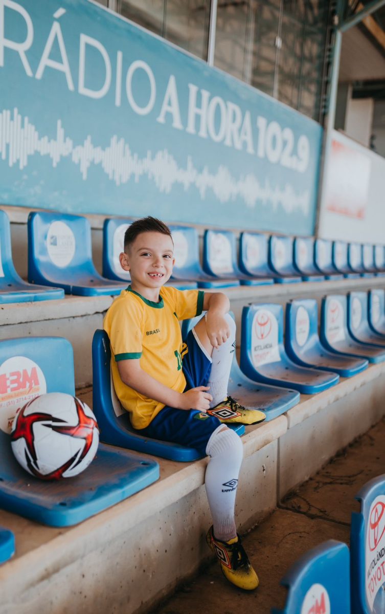 Paixão pelo futebol inspira festa e ensaio no estádio do Lajeadense