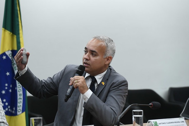 Ministro das Cidades acompanha ordem de início para construção de 800 casas em Estrela