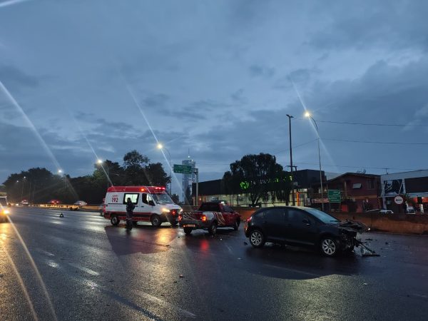 Aquaplanagem provoca acidente e bloqueia duas faixas da BR-386, em Lajeado