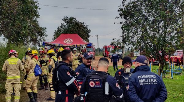 Simulado reúne bombeiros de três estados para treinamento em desastres