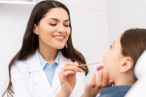 Amígdalas aumentadas podem comprometer o sono