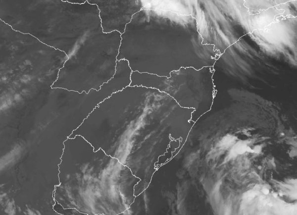 Massa de ar frio derruba temperaturas e fim de semana será de tempo instável na região